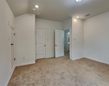 2931 Genevieve Lane - Photo Thumbnail 24