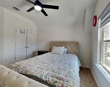 2931 Genevieve Lane - Photo Thumbnail 21