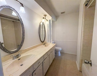 511 W Walnut Street - Photo Thumbnail 14