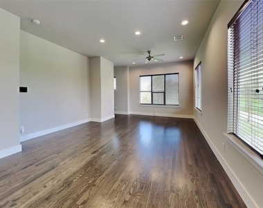 3107 Sunny Brae Drive - Photo Thumbnail 3