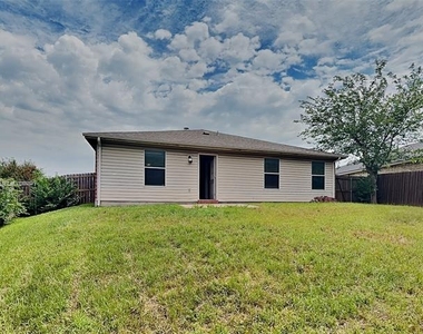 5709 Addington Drive - Photo Thumbnail 4