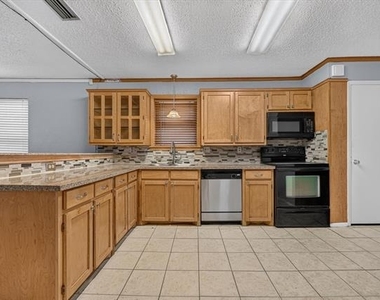 210 Nettletree Street - Photo Thumbnail 3