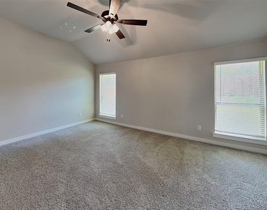 1106 Holly Street - Photo Thumbnail 6
