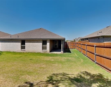 1106 Holly Street - Photo Thumbnail 16