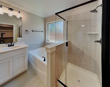 1106 Holly Street - Photo Thumbnail 8
