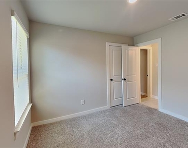 1106 Holly Street - Photo Thumbnail 12