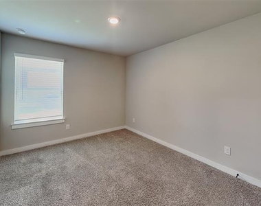 1106 Holly Street - Photo Thumbnail 9