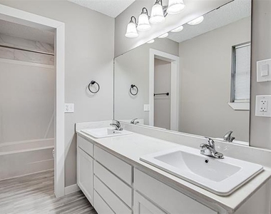 937 Springhill Drive - Photo Thumbnail 11