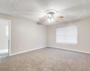 937 Springhill Drive - Photo Thumbnail 10