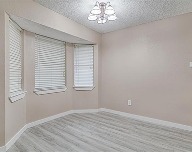 937 Springhill Drive - Photo Thumbnail 8