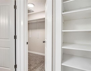 937 Springhill Drive - Photo Thumbnail 12