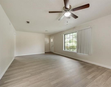 4626 Utah Avenue - Photo Thumbnail 5