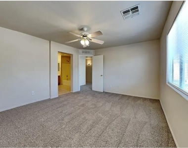 7375 W Palo Verde Drive - Photo Thumbnail 6