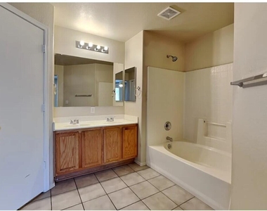 7375 W Palo Verde Drive - Photo Thumbnail 9