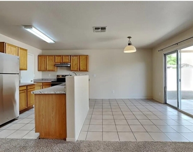 7375 W Palo Verde Drive - Photo Thumbnail 4
