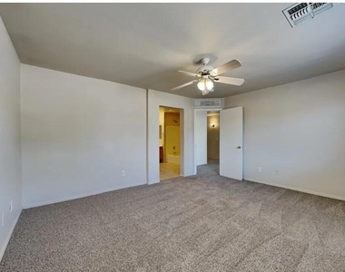 7375 W Palo Verde Drive - Photo Thumbnail 8
