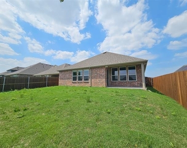 3105 Euclid Way - Photo Thumbnail 27