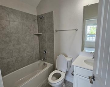 3105 Euclid Way - Photo Thumbnail 12