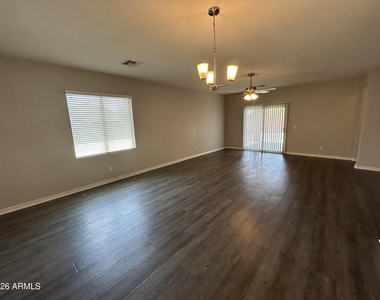 4337 W Crescent Road - Photo Thumbnail 2
