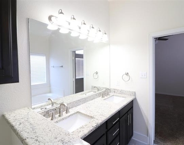 4041 Brazos Drive - Photo Thumbnail 25