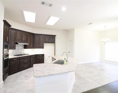 4041 Brazos Drive - Photo Thumbnail 8