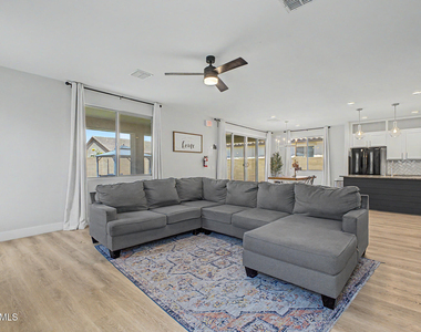 43938 W Palo Olmo Road - Photo Thumbnail 13