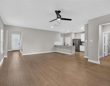 1309 Butler Avenue - Photo Thumbnail 2