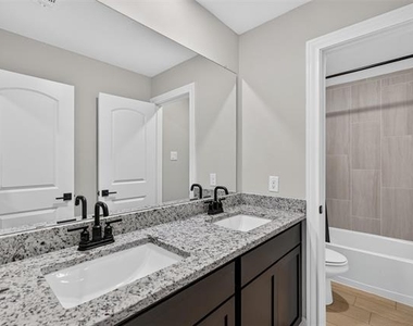 1309 Butler Avenue - Photo Thumbnail 20