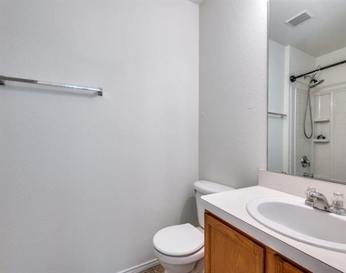 10716 Astor Drive - Photo Thumbnail 8