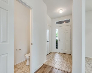 10716 Astor Drive - Photo Thumbnail 2