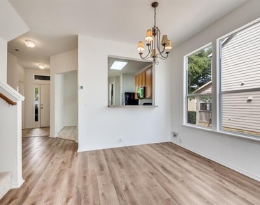 10716 Astor Drive - Photo Thumbnail 15