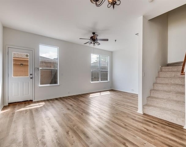 10716 Astor Drive - Photo Thumbnail 13