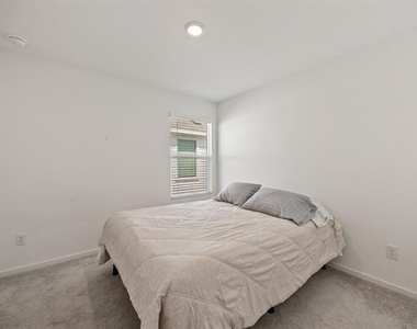 520 Waymaker Way - Photo Thumbnail 17