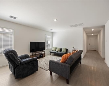 520 Waymaker Way - Photo Thumbnail 9