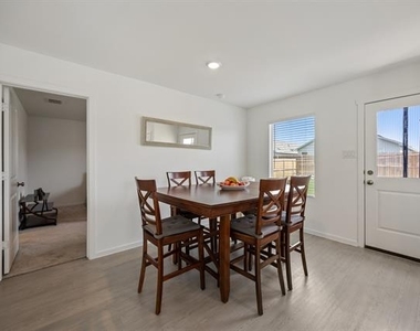 520 Waymaker Way - Photo Thumbnail 11
