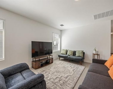 520 Waymaker Way - Photo Thumbnail 8