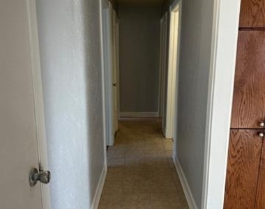 2109 Cedarcrest Drive - Photo Thumbnail 5