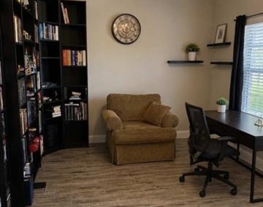 4002 Chesapeake Way - Photo Thumbnail 7