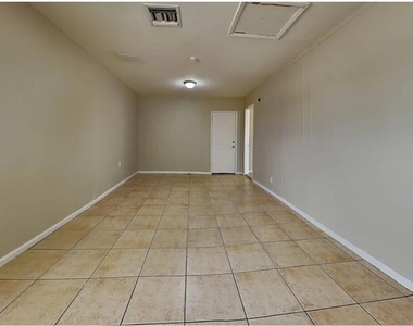 5611 N 65th Avenue - Photo Thumbnail 8