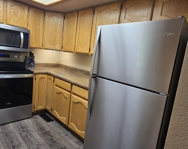 2831 N Walnut Hills Drive - Photo Thumbnail 25