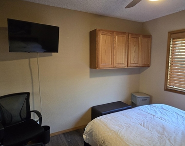 2831 N Walnut Hills Drive - Photo Thumbnail 15