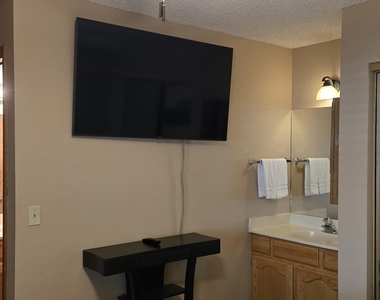 2831 N Walnut Hills Drive - Photo Thumbnail 9