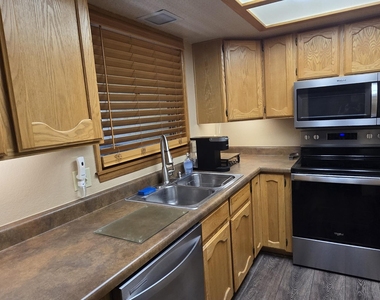 2831 N Walnut Hills Drive - Photo Thumbnail 26