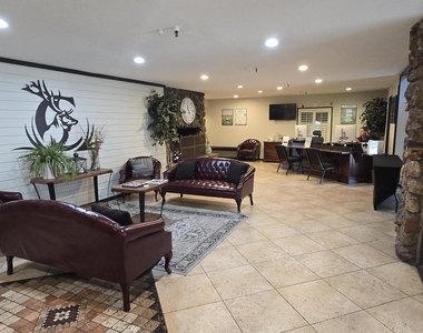 2831 N Walnut Hills Drive - Photo Thumbnail 44