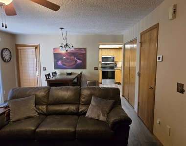 2831 N Walnut Hills Drive - Photo Thumbnail 27