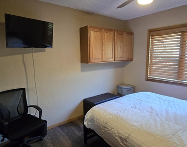 2831 N Walnut Hills Drive - Photo Thumbnail 13