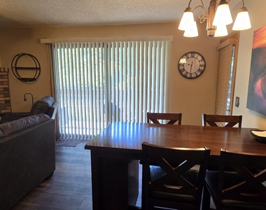2831 N Walnut Hills Drive - Photo Thumbnail 21