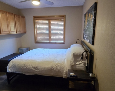 2831 N Walnut Hills Drive - Photo Thumbnail 12