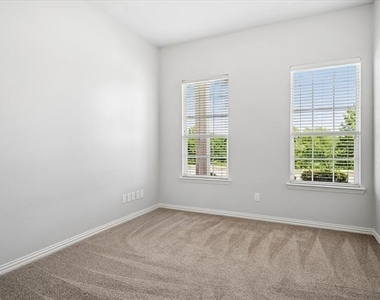 1604 Morning Dove Court - Photo Thumbnail 6