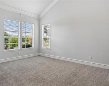 1604 Morning Dove Court - Photo Thumbnail 4